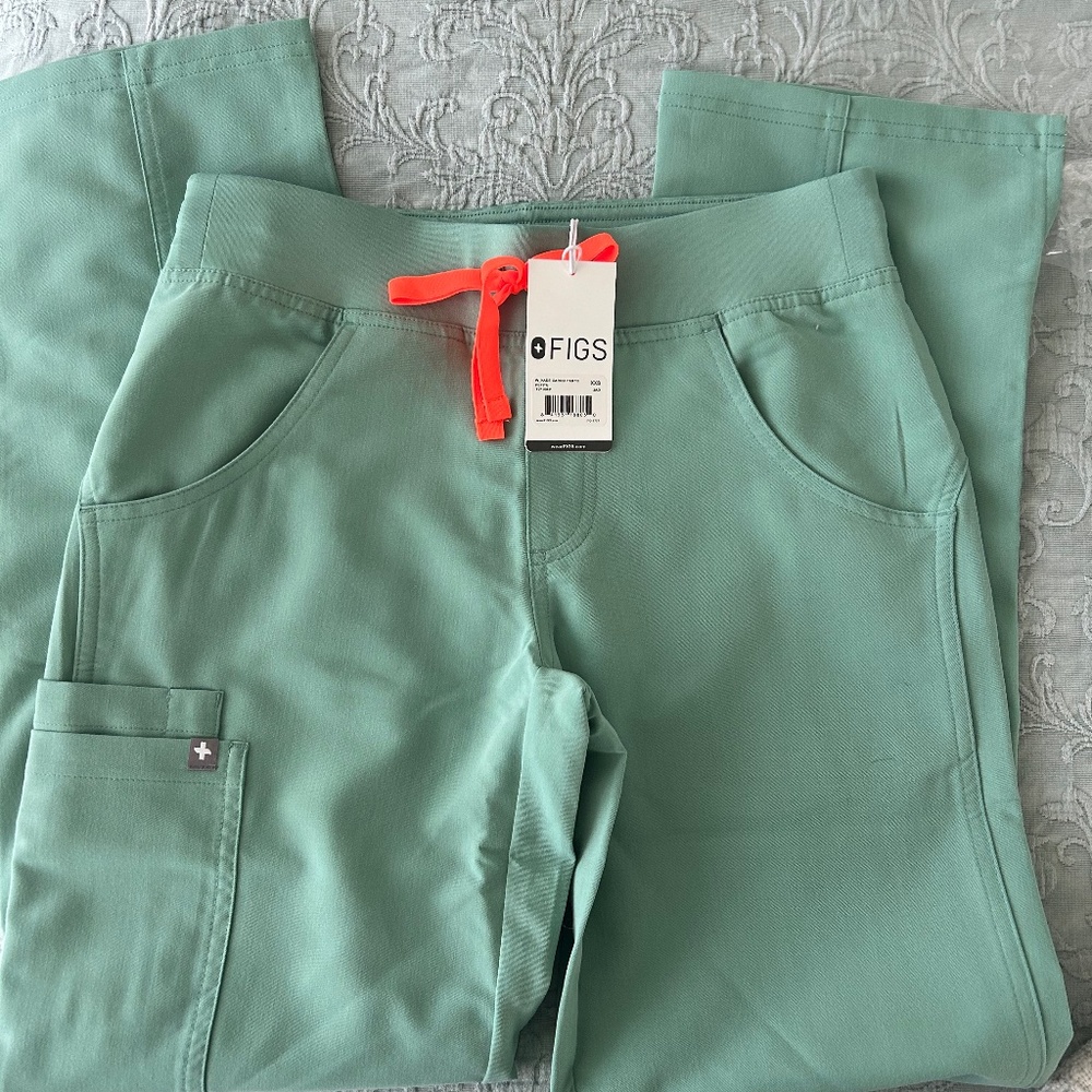 Figs Kade in Jade xxs petite
